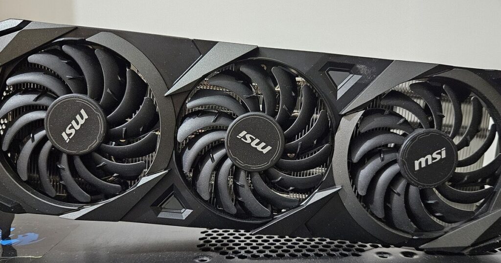 FreeTokenが公開、VRAM 8GBのノートPCで350億パラメータが動く