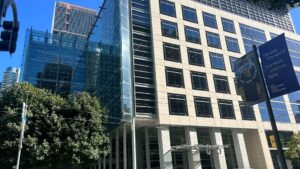 Anthropic、技術職の若手採用が27%から9%に下がった 会議は増えた